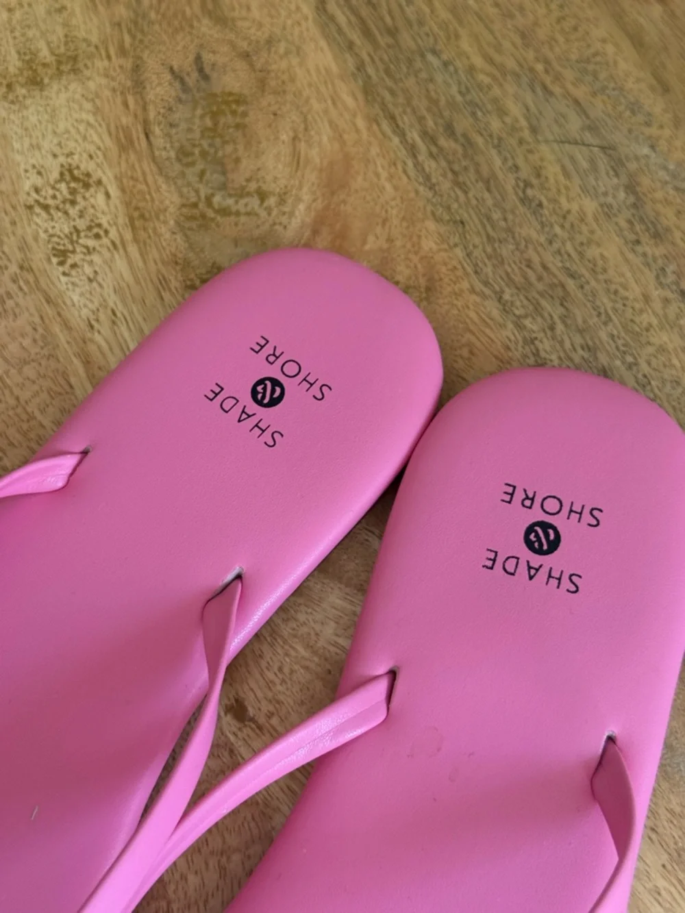 Shade & Shore Bright Pink Women's Flip Flop Sandals - Picture 3 of 6